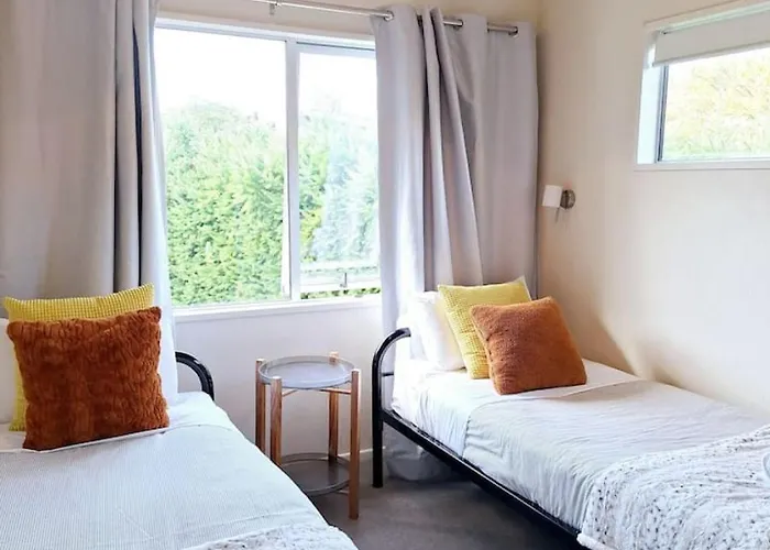 Holiday home Kiwi Bach With Amazing Views Wanaka
